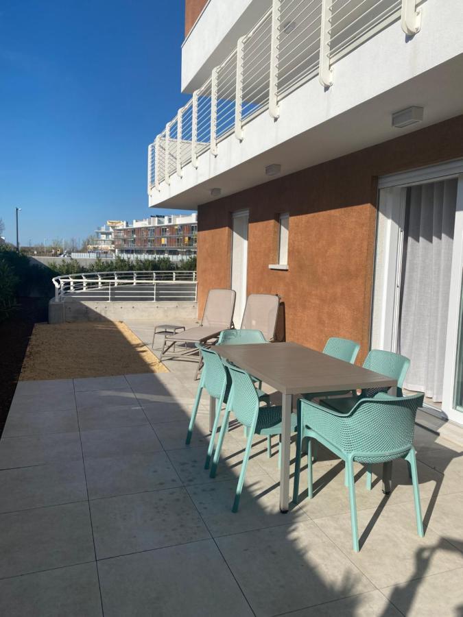 Sun Beach Residence Con Piscina - Piazza Brescia - Adria Holiday Jesolo - Family Apartments エクステリア 写真