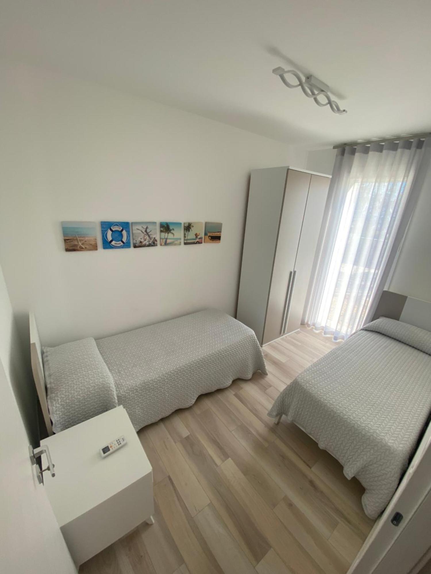 Sun Beach Residence Con Piscina - Piazza Brescia - Adria Holiday Jesolo - Family Apartments エクステリア 写真