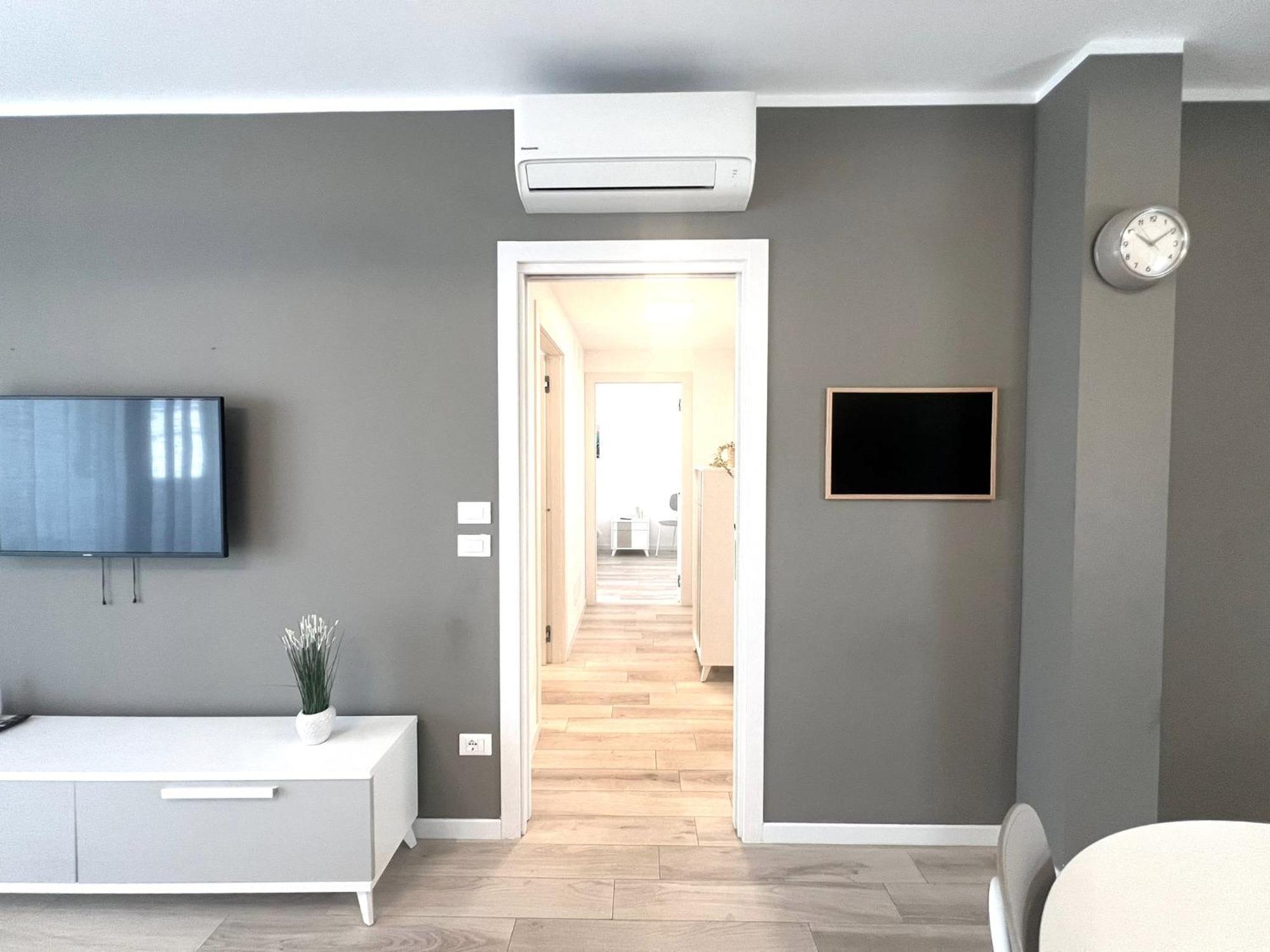 Sun Beach Residence Con Piscina - Piazza Brescia - Adria Holiday Jesolo - Family Apartments エクステリア 写真