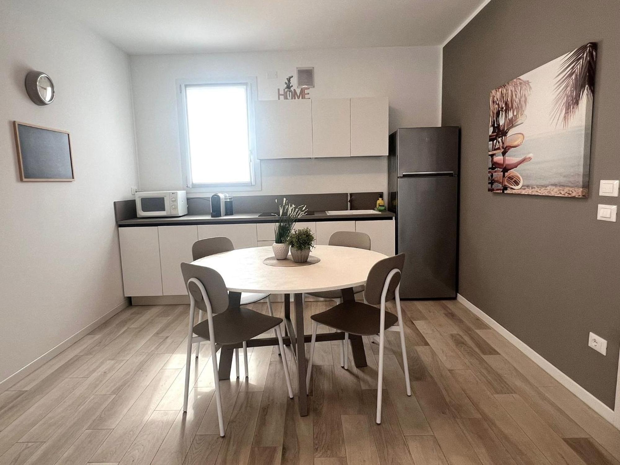 Sun Beach Residence Con Piscina - Piazza Brescia - Adria Holiday Jesolo - Family Apartments エクステリア 写真