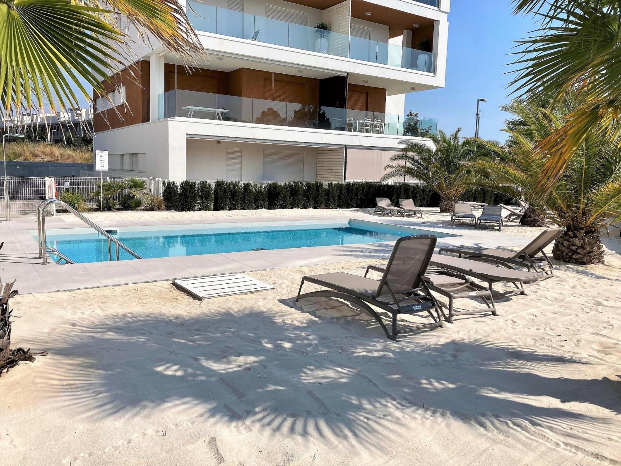 Sun Beach Residence Con Piscina - Piazza Brescia - Adria Holiday Jesolo - Family Apartments エクステリア 写真
